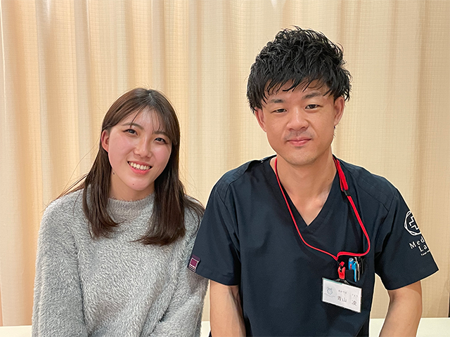 家のトレーニングや施術を進めるうちに段々と右足が握れるようになってきました！