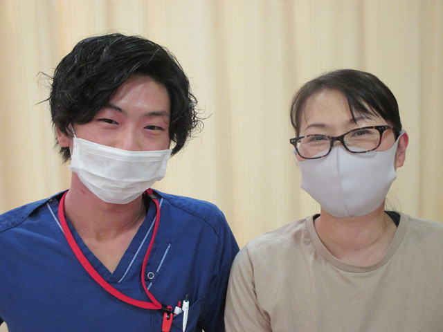 徐々に右ひじの痛みも改善され、今では右手に力を入れて物をつかめるようになってきました