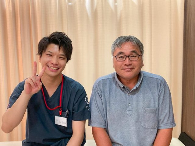 通院２ヵ月後には腰痛が緩和され、杖なしで歩けるようになった